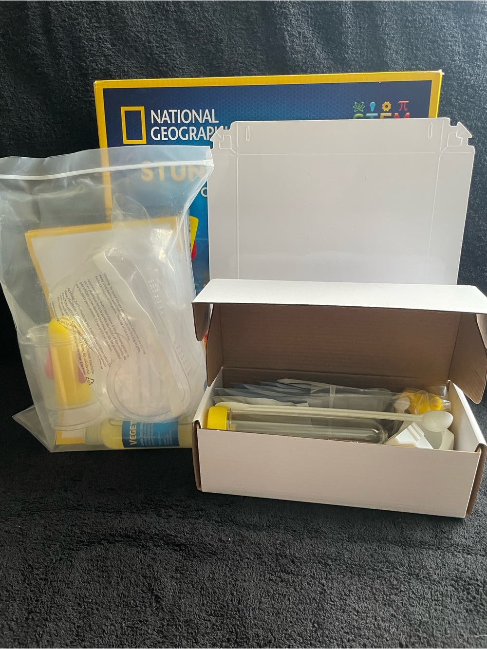 NIB National Geographic Stunning Science Chemistry Set STEM - Picture 7 of 7